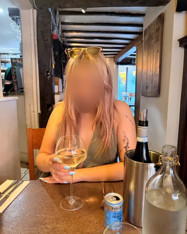 Jennifer - Image 8